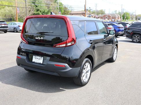 Used 2022 Kia Soul LX w/ Technology Package FWD image 7