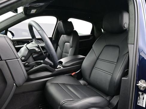 New 2025 Porsche Cayenne S AWD/4WD image 5