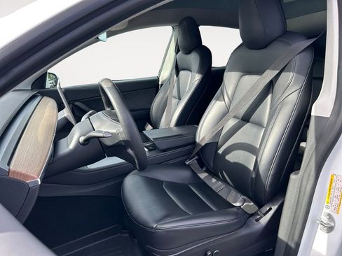 Used 2021 Tesla Model Y Long Range image 15