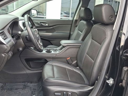 Certified 2023 GMC Acadia SLT w/ Preferred Package image 19