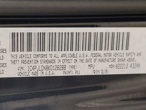 Used 2019 Jeep Cherokee Limited w/ Technology Group FWD image 33