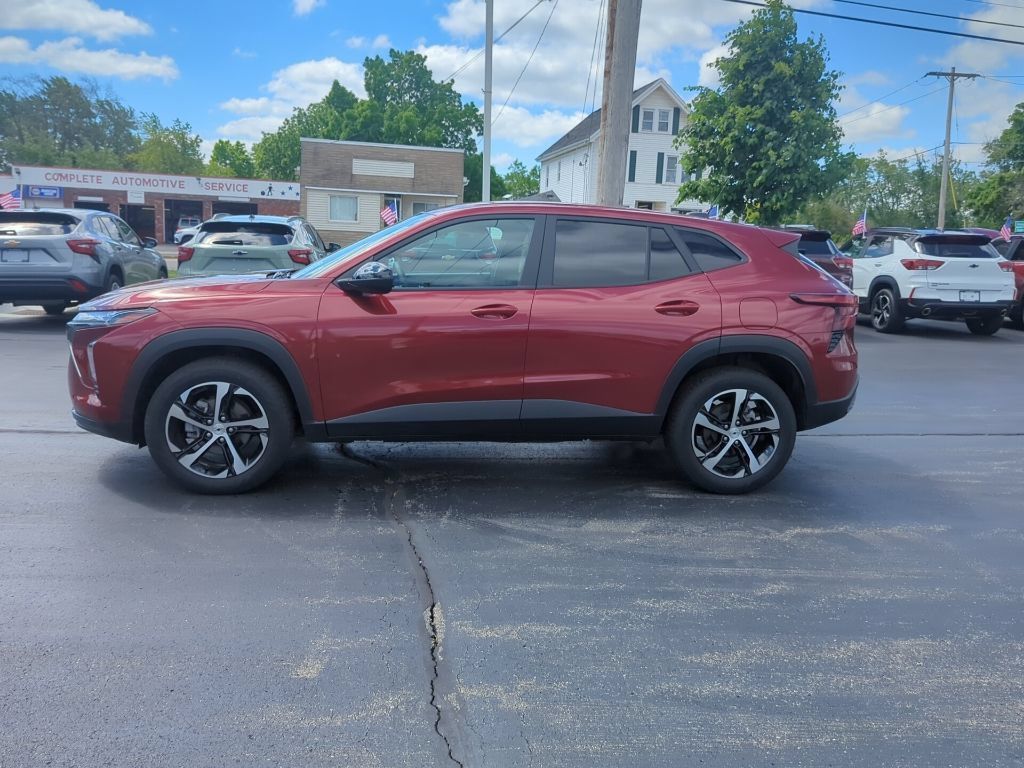 Certified 2024 Chevrolet Trax RS w/ Driver Confidence Package FWD image 5
