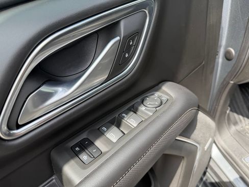 Used 2022 GMC Yukon SLT AWD/4WD image 16