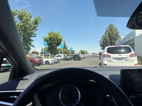 Used 2022 Toyota Corolla SE FWD image 27