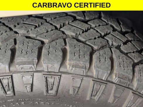 Certified 2022 GMC Canyon AT4 w/ Trailering Package AWD/4WD image 9