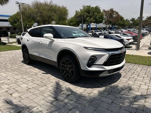 Used 2023 Chevrolet Blazer LT w/ Driver Confidence Package FWD image 16