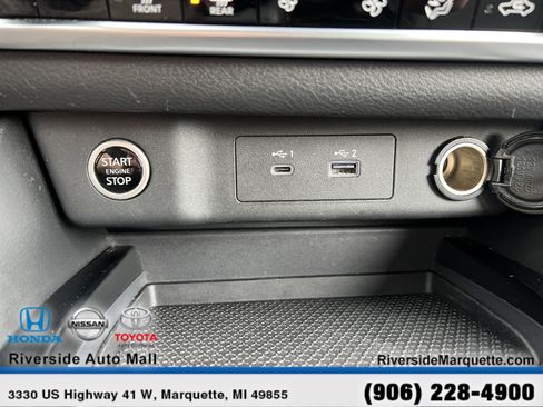 Used 2023 Nissan Rogue SV AWD/4WD image 17