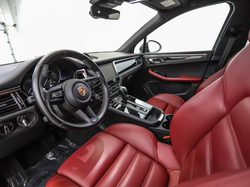 Used 2023 Porsche Macan AWD/4WD image 10