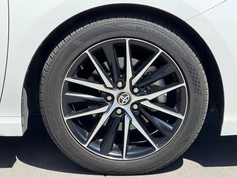 Used 2022 Toyota Camry SE w/ Convenience Package FWD image 13