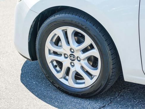 Used 2018 Toyota Yaris iA FWD image 9