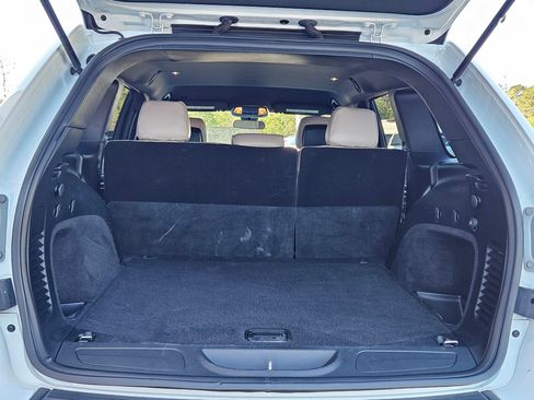 Used 2019 Jeep Grand Cherokee Laredo image 29