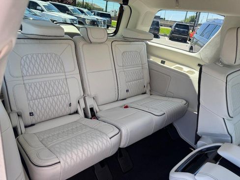Used 2024 Lincoln Navigator Black Label AWD/4WD image 13