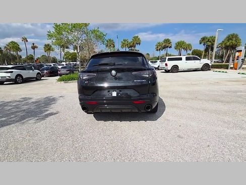 New 2025 Alfa Romeo Stelvio Sprint image 42