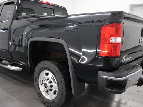 Used 2018 GMC Sierra 2500 SLE w/ HD SLE Preferred Plus Package AWD/4WD image 32