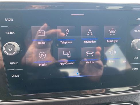 Used 2022 Volkswagen Atlas Cross Sport SE AWD/4WD image 20