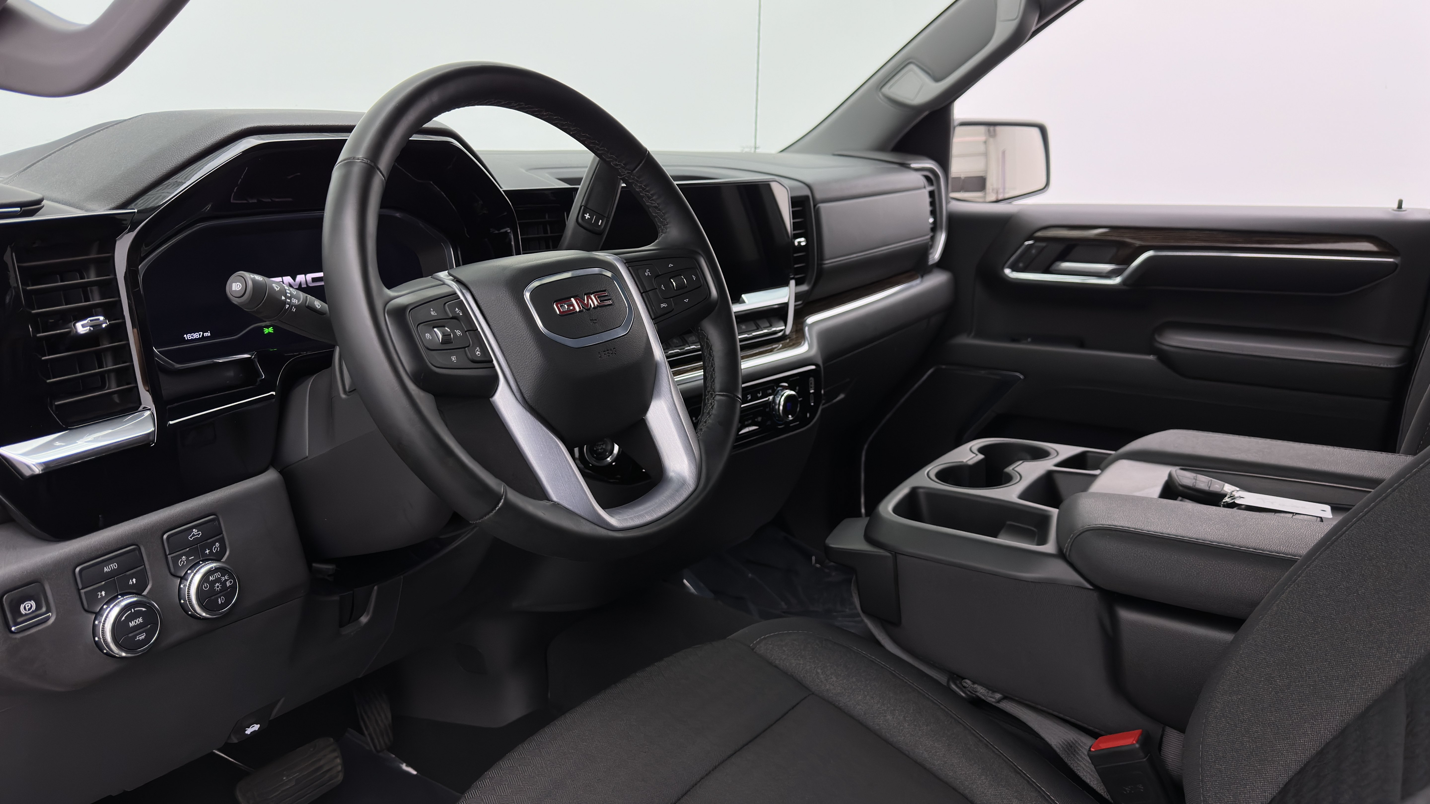 Used 2024 GMC Sierra 1500 Elevation AWD/4WD image 11