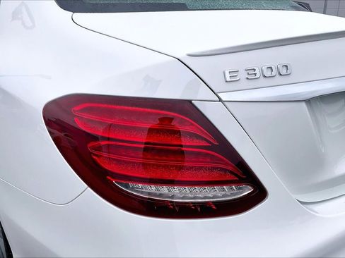 Used 2019 Mercedes-Benz E 300 w/ Premium 1 Package image 26