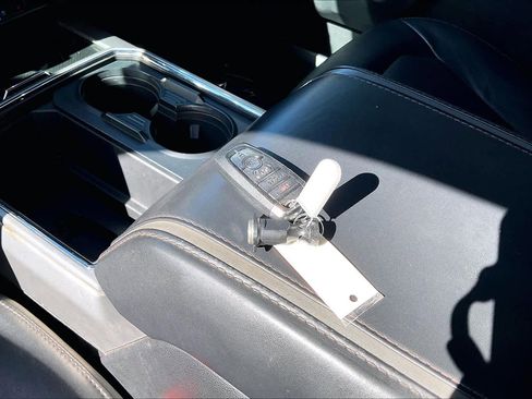 Used 2021 Ford F350 Platinum image 10