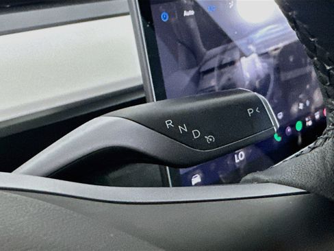 Used 2021 Tesla Model Y Long Range AWD/4WD image 24