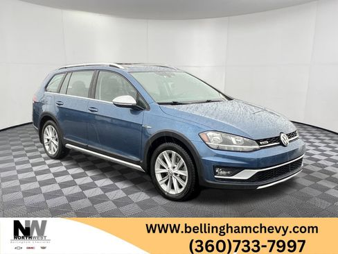 Used 2018 Volkswagen Golf Alltrack SE image 1