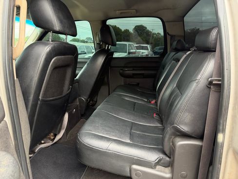 Used 2009 Chevrolet Silverado 1500 LT w/ Power Pack Plus AWD/4WD image 10