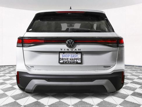 New 2026 Volkswagen Tiguan SE image 14