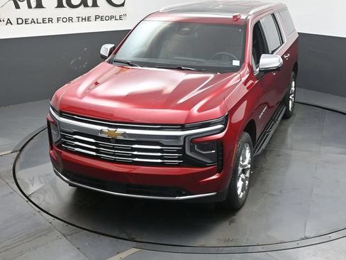 New 2026 Chevrolet Suburban Premier w/ Sun And Tow Package AWD/4WD image 25