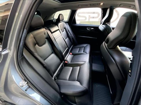 Used 2019 Volvo XC60 T6 Momentum w/ Premium Package image 20