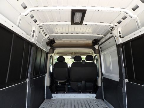 Used 2020 RAM ProMaster 2500 w/ Interior Convenience Group FWD image 12