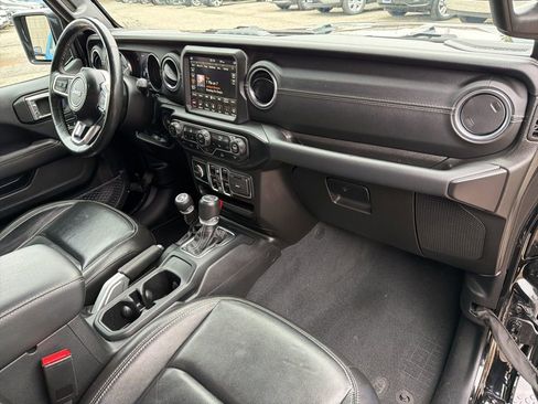 Used 2023 Jeep Wrangler Unlimited Sahara w/ Cold Weather Group image 21