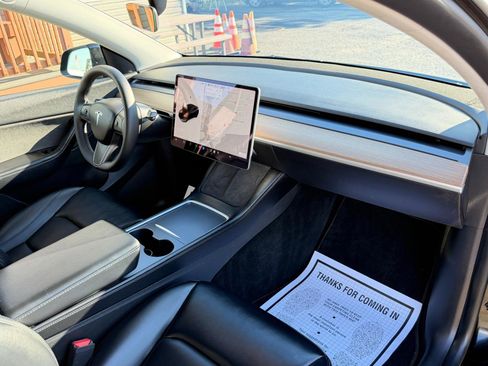 Used 2021 Tesla Model Y Long Range AWD/4WD image 41