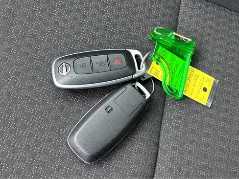 Certified 2025 Nissan Kicks S image 27