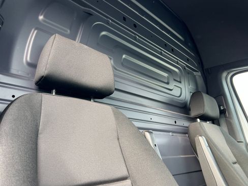 Used 2025 Mercedes-Benz Sprinter 2500 image 17