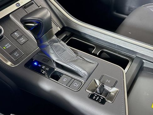 Used 2024 Lexus GX 550 AWD/4WD image 17