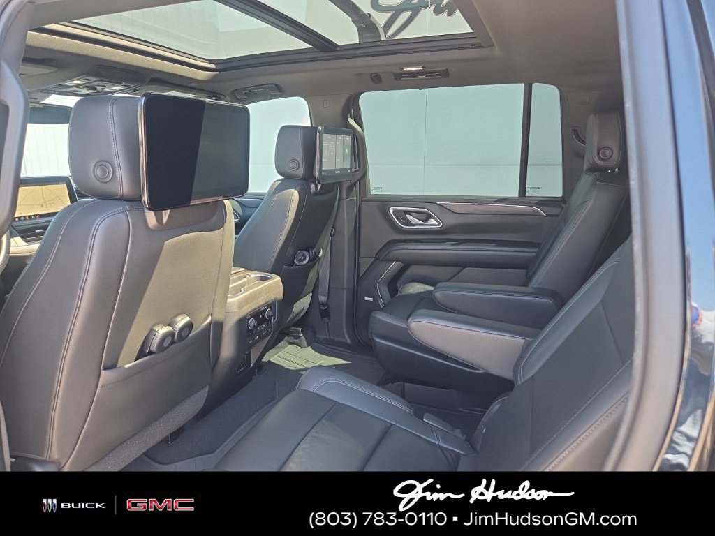 Used 2021 Chevrolet Suburban Z71 w/ Z71 Signature Package AWD/4WD image 6