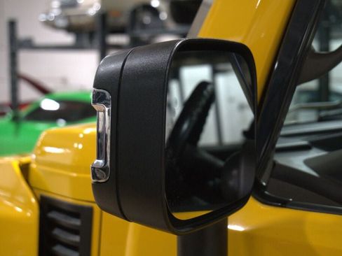 Used 2003 HUMMER H2 w/ Preferred Equipment Group image 17