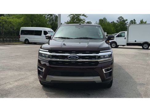 Used 2024 Ford Expedition Max Limited RWD image 3