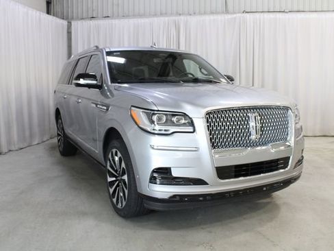 Certified 2024 Lincoln Navigator L Reserve AWD/4WD image 40