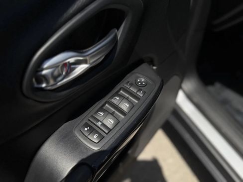 Used 2020 Jeep Cherokee Latitude Plus AWD/4WD image 24