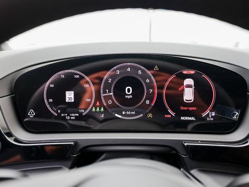 Certified 2026 Porsche Cayenne AWD/4WD image 15