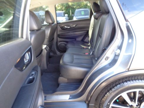 Used 2020 Nissan Rogue SL w/ Premium Package image 15