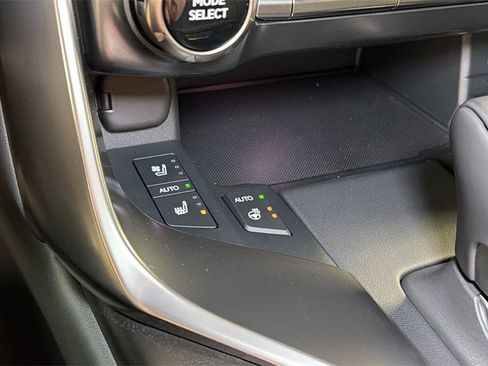 Certified 2025 Lexus LX 700h Overtrail image 33