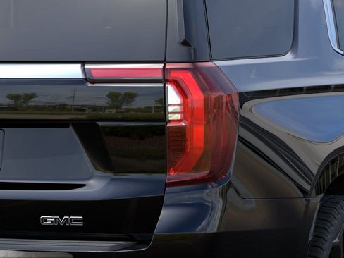 New 2026 GMC Yukon Denali w/ Denali Reserve Package AWD/4WD image 11