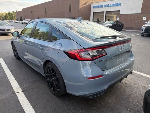 Used 2023 Honda Civic Sport image 2