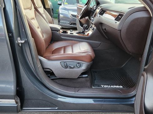 Used 2012 Volkswagen Touareg Executive image 46