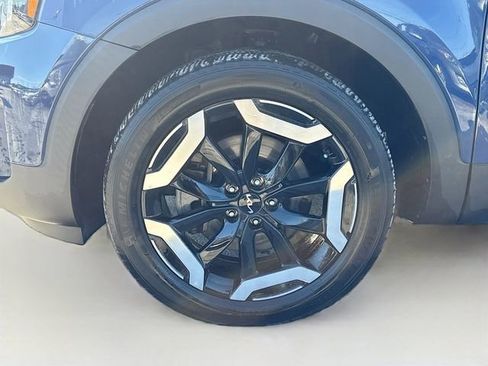 Used 2023 Kia Telluride EX w/ EX Captain's Chair Package image 35