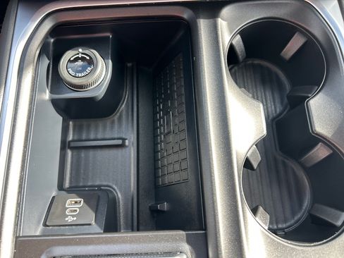 Certified 2025 Ford Expedition Active AWD/4WD image 36