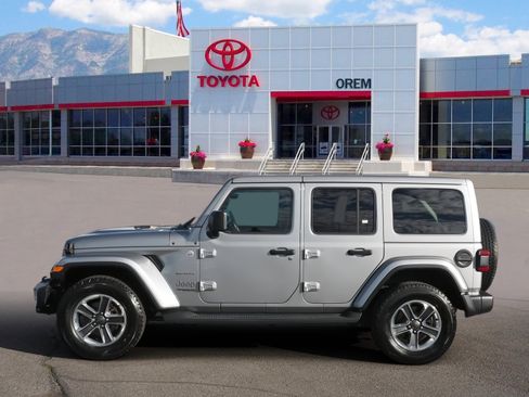 Used 2018 Jeep Wrangler Unlimited Sahara image 6