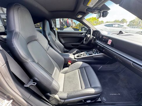 Used 2022 Porsche 911 Carrera image 17