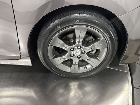 Used 2016 Toyota Sienna SE Premium image 14